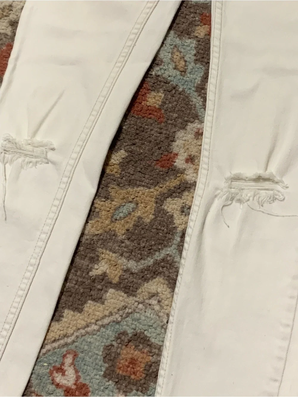 Free People White Distressed Skinny Jeans size 25